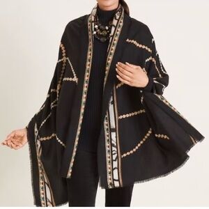 Chico's Stylish Black and Tan bead Pattern wrap  w/ matching pouch. NWT